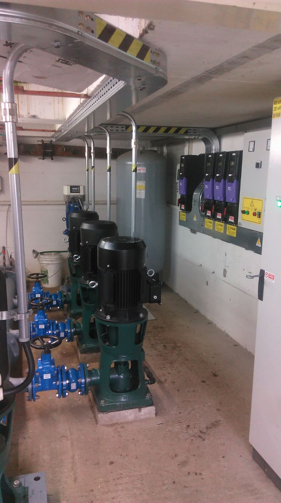 英泰在意大利高尔夫球场&ldquo;打入&rdquo;了一个洞